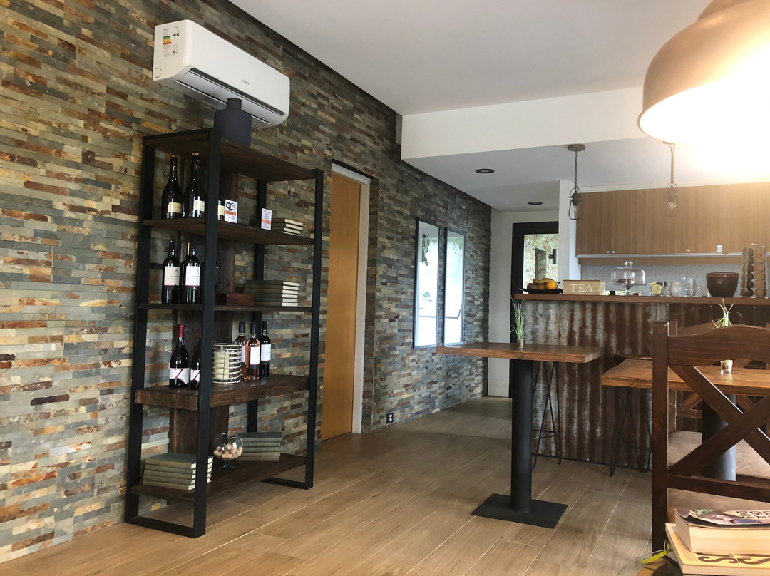 Pizzorno Lodge & Wine主图