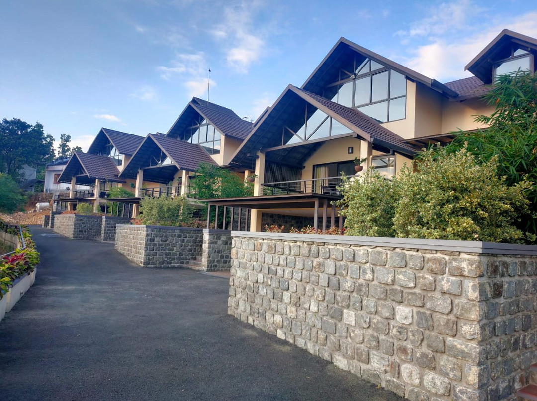 松树超越酒店主图