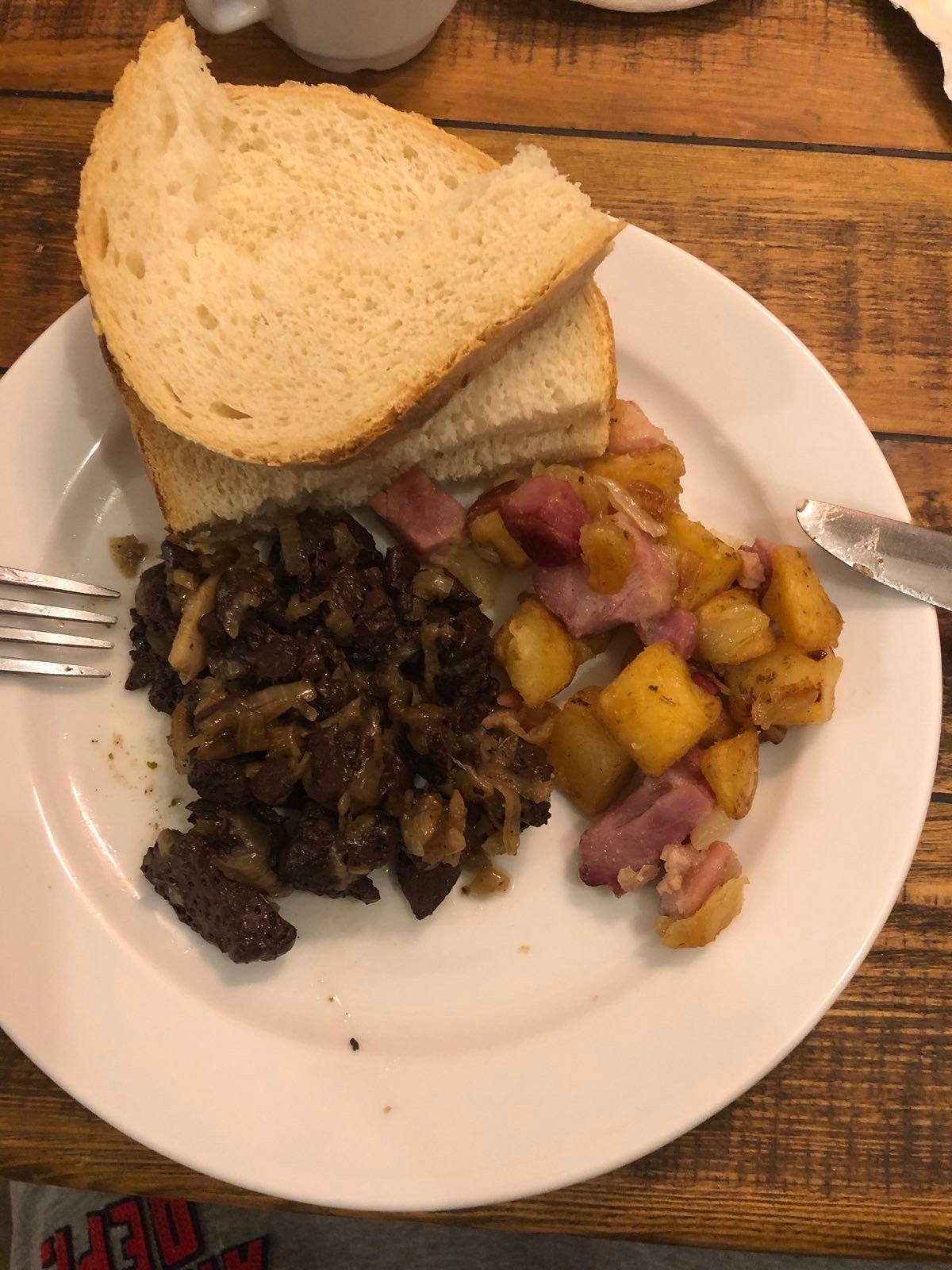 Fenyoharaszt Kastelyszallo-餐饮