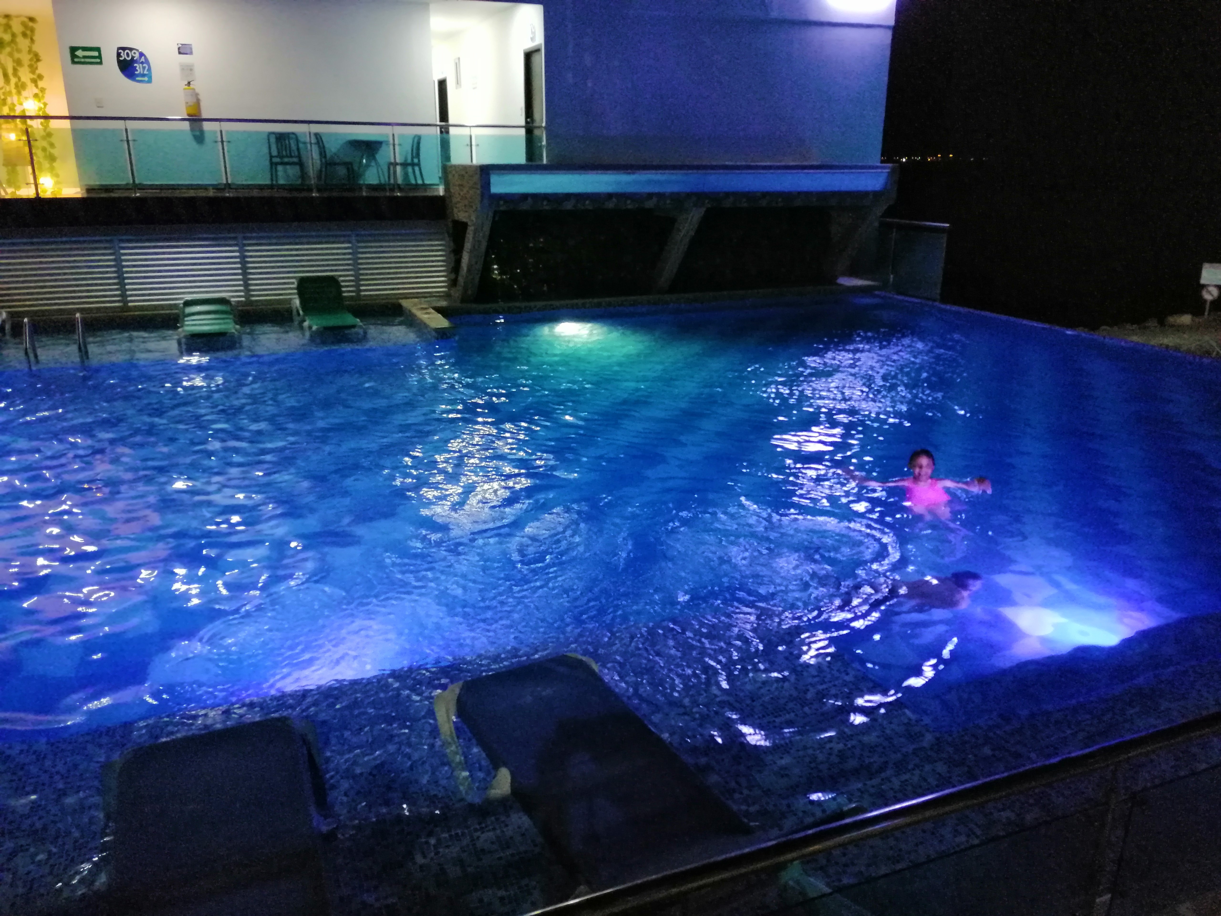 Hotel Poblado-泳池