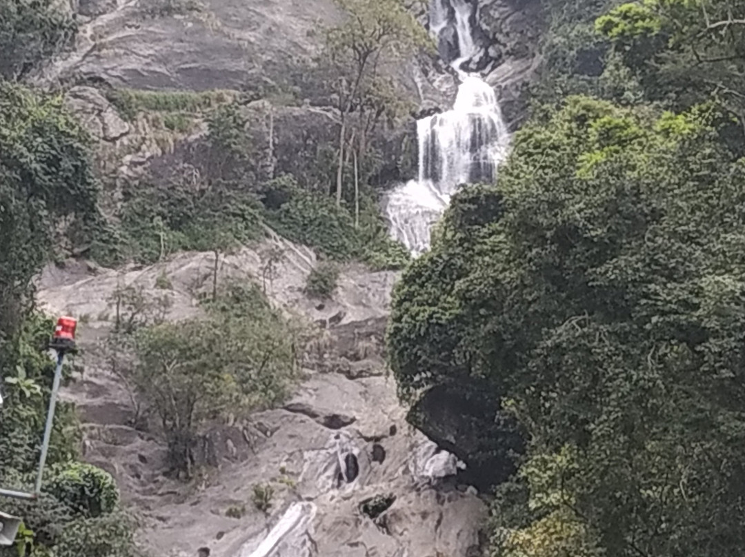 Siruvani Water Falls景点图片