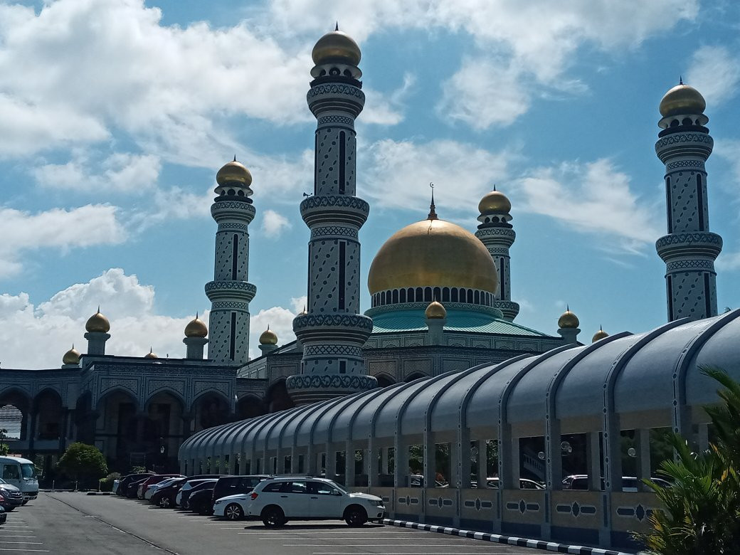 Hassanal Bolkiah Mosque-Tutong必去景点