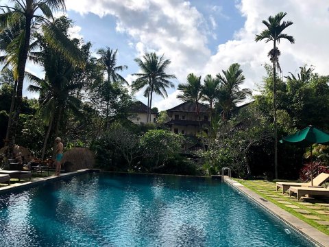 佩尔缇威度假村-泳池