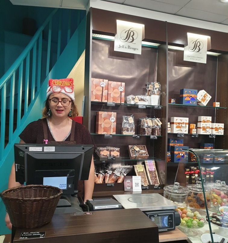 Marché de Brive du mardi-布里夫拉盖亚尔德必去景点