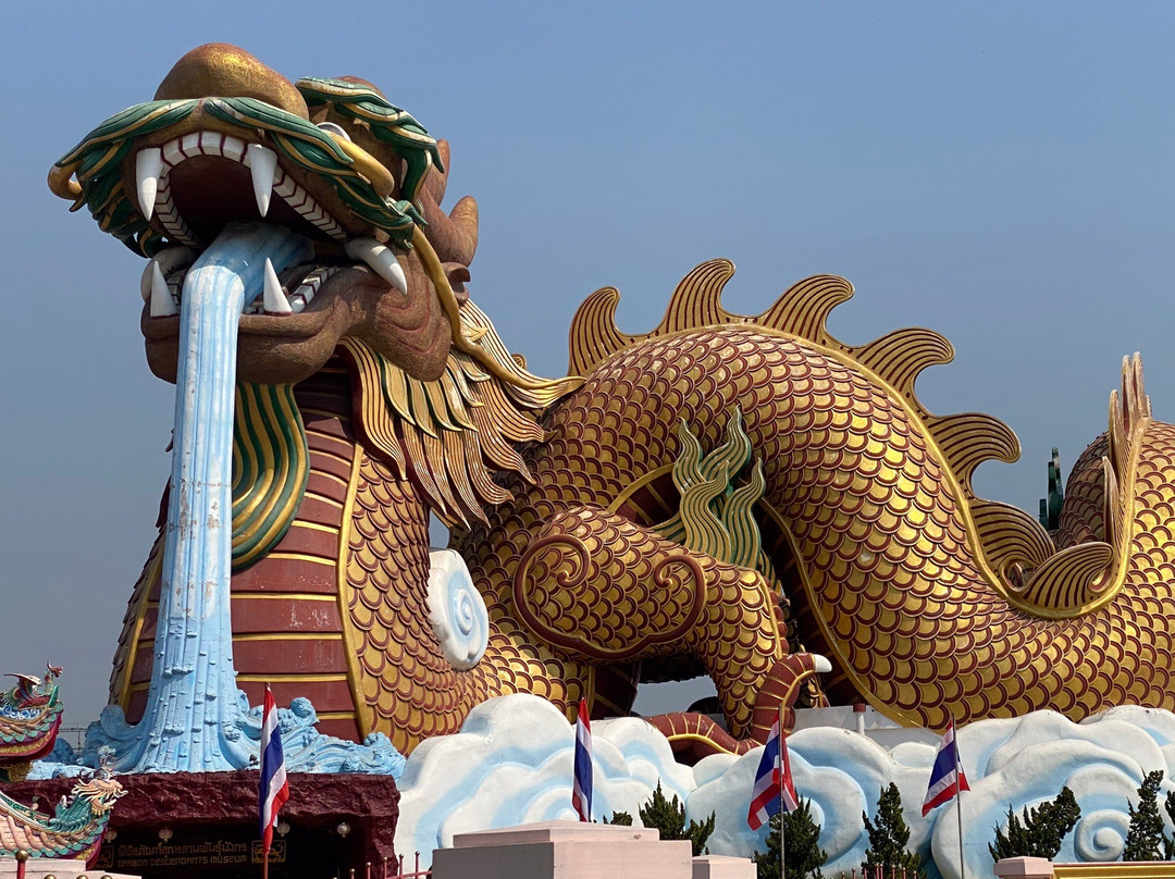 The Celestial Dragon Village-素攀武里必去景点