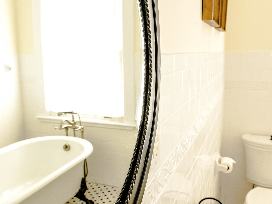 Clarksdale White House主图