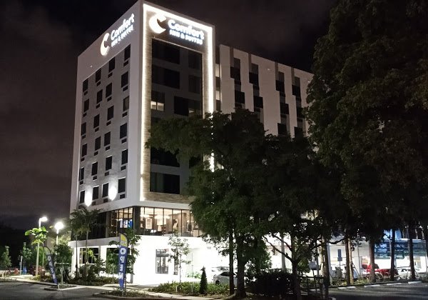 Comfort Inn & Suites Miami International Airport-浴室