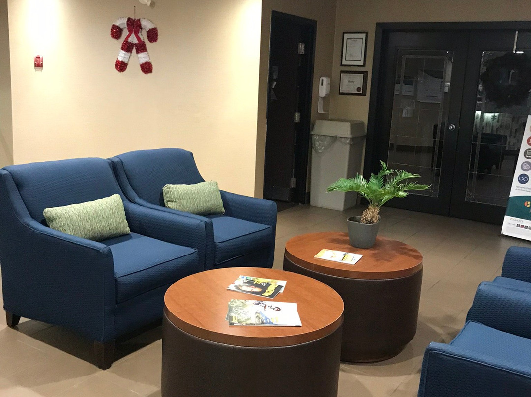 Comfort Inn & Suites Medicine Hat主图