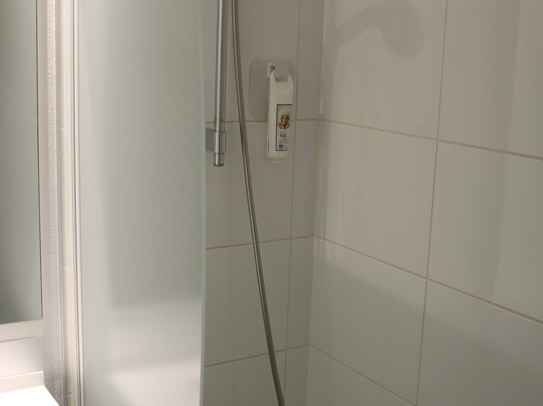 宜必思瓦朗谢讷酒店主图