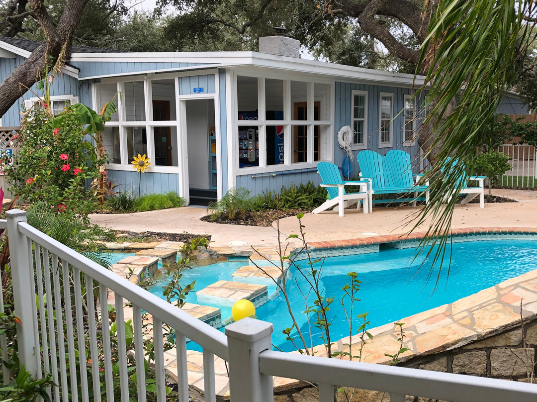 Pelican Bay Resort主图