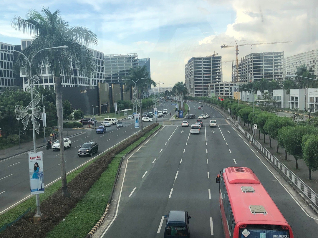 Blue Bay Walk-帕塞必去景点