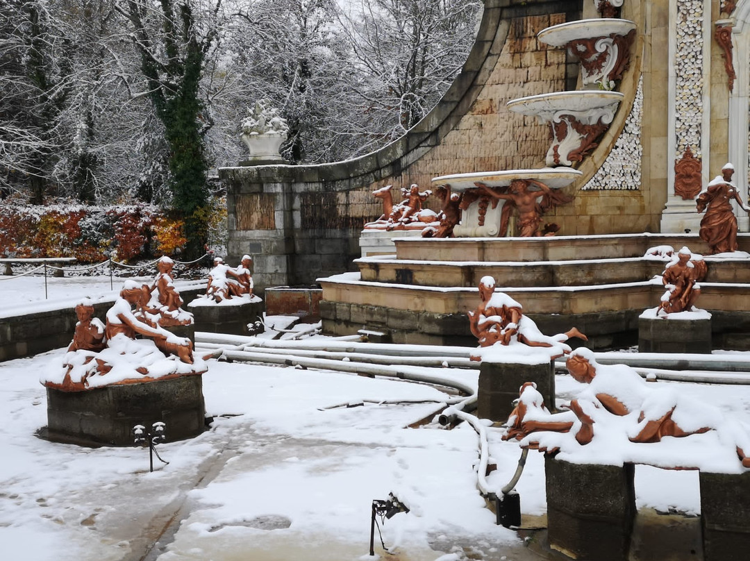 Fuente de Los Baños de Diana-La Granja de San Ildefonso必去景点