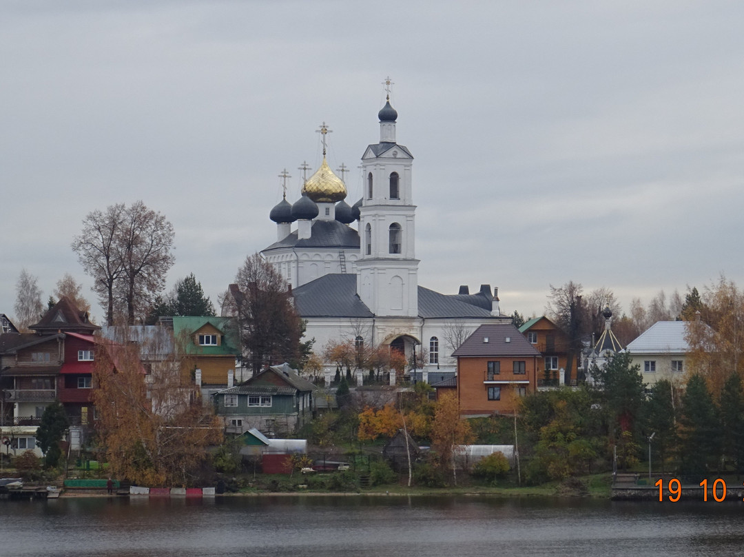 Vozdvizheniya Chestnogo Kresta Gospodnya Church-Sverdlovo必去景点