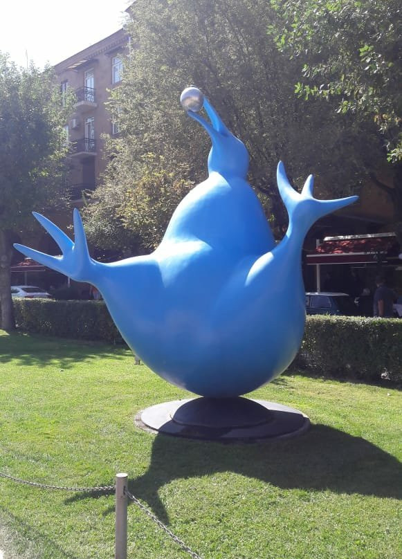 Smoking Woman-埃里温必去景点