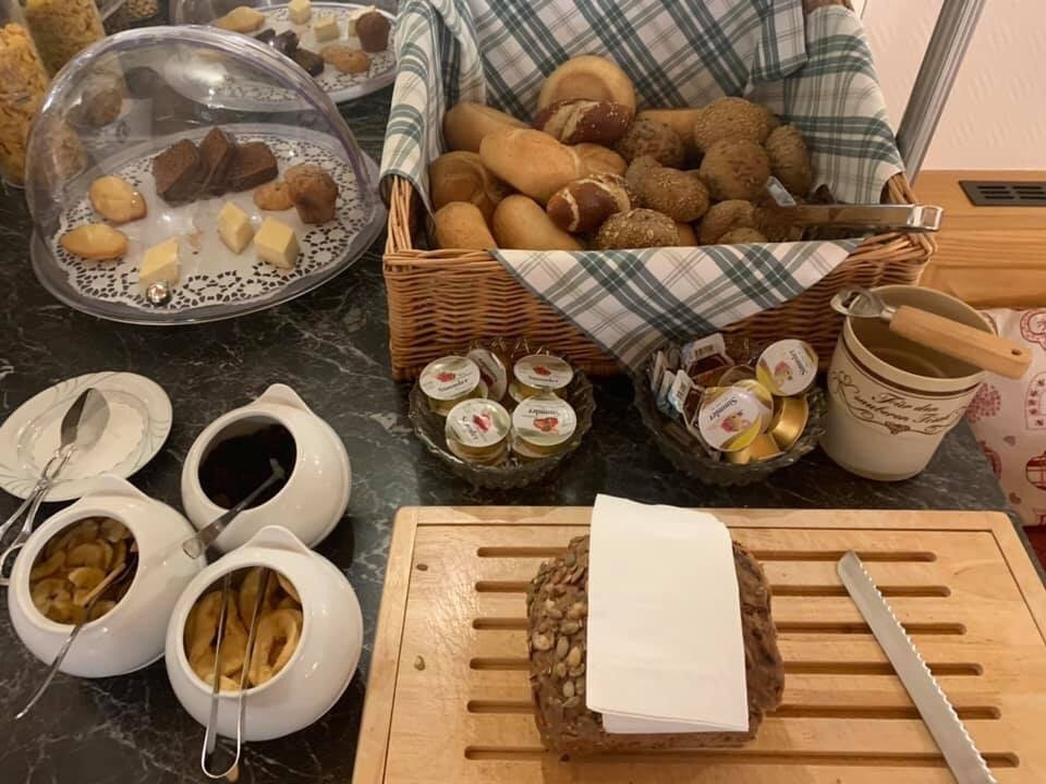 Hotel Schoengarten Garni主图
