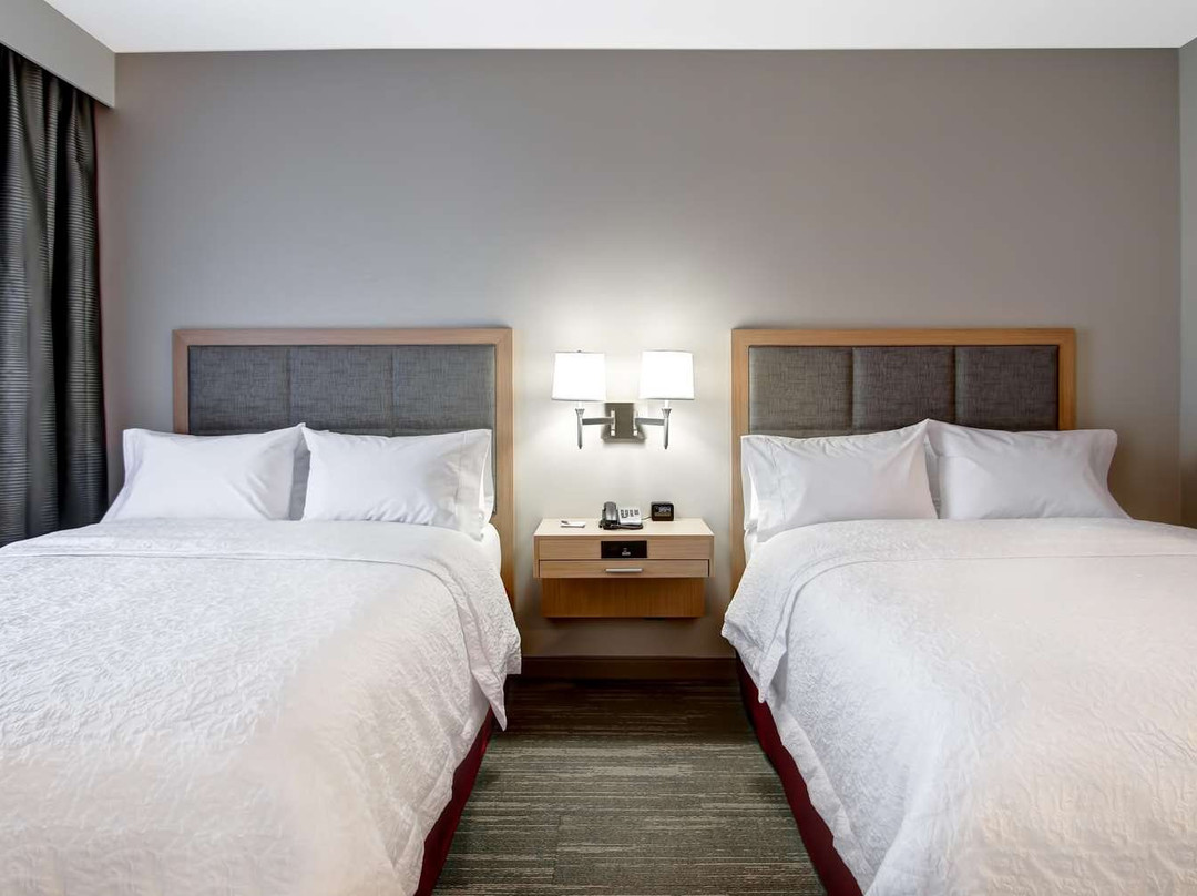 Hampton Inn & Suites By Hilton-grande Prairie, Alberta主图