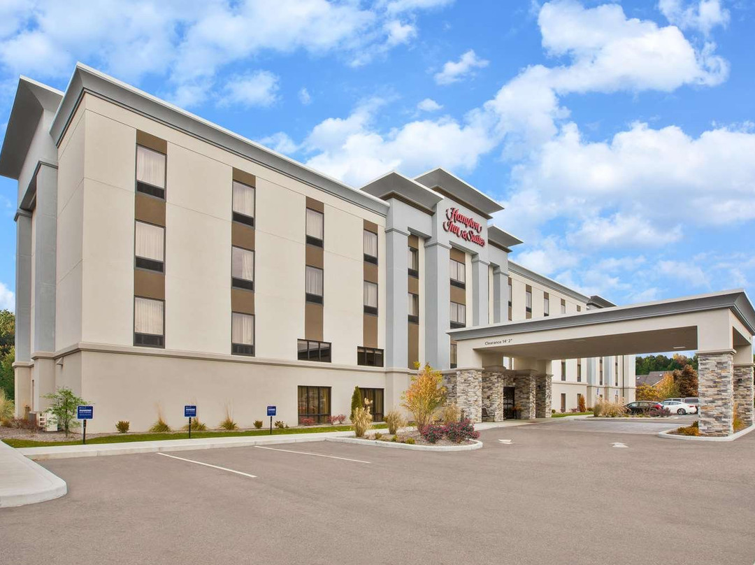 Hampton Inn & Suites Alliance主图