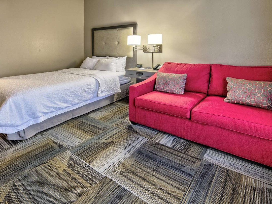 孟菲斯沃夫彻斯商业街廊希尔顿恒庭旅馆&套房酒店主图