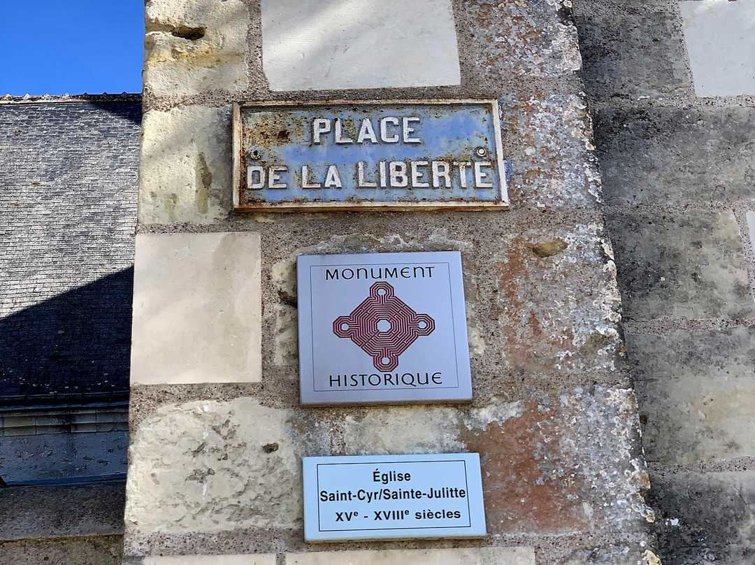 Église Saint-Cyr-Saint-Cyr-sur-Loire必去景点