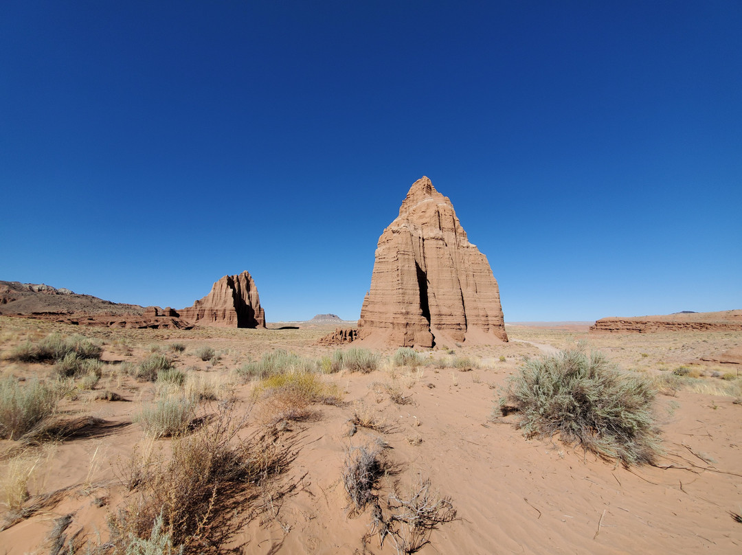 Cathedral Valley-圆顶礁国家公园必去景点