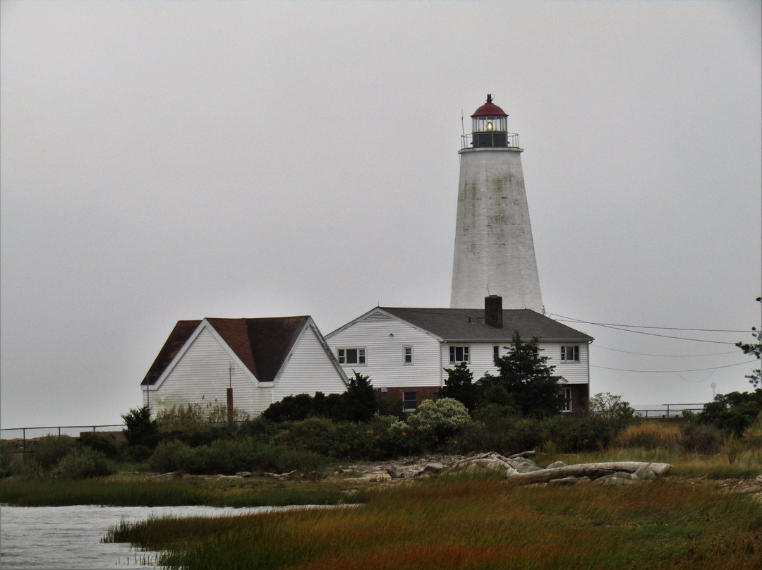 Lynde Point Lighthouse景点图片