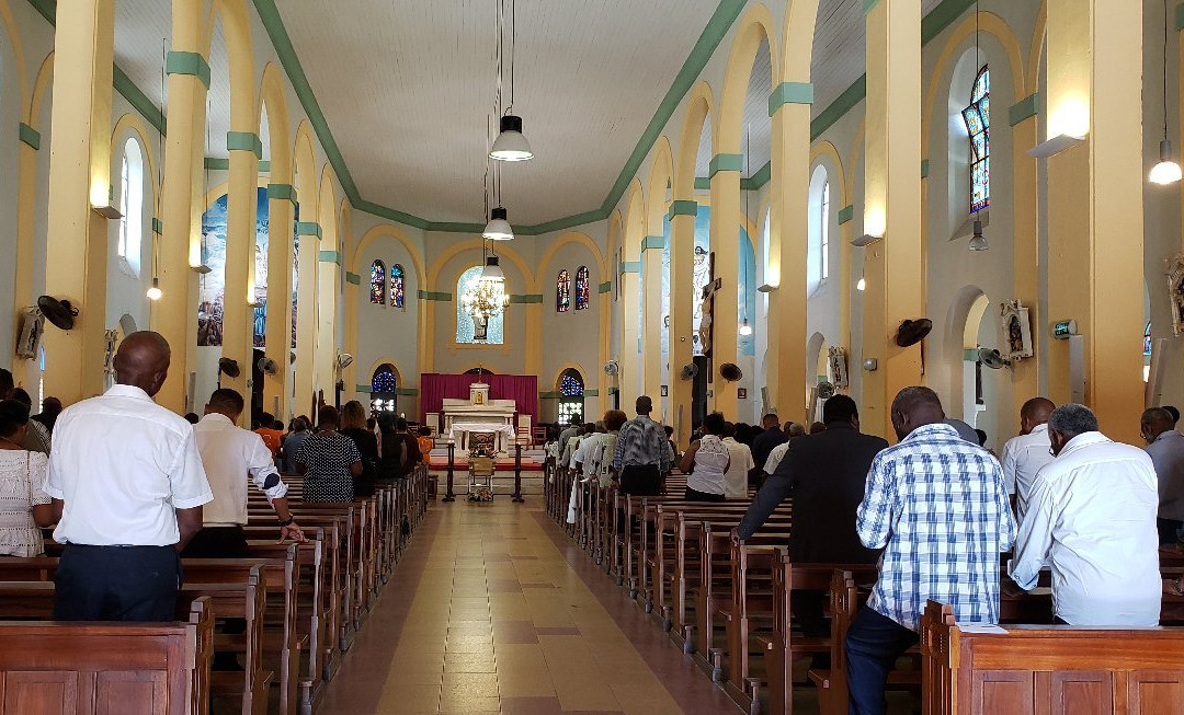 St. Sauveur Cathedral-卡宴必去景点