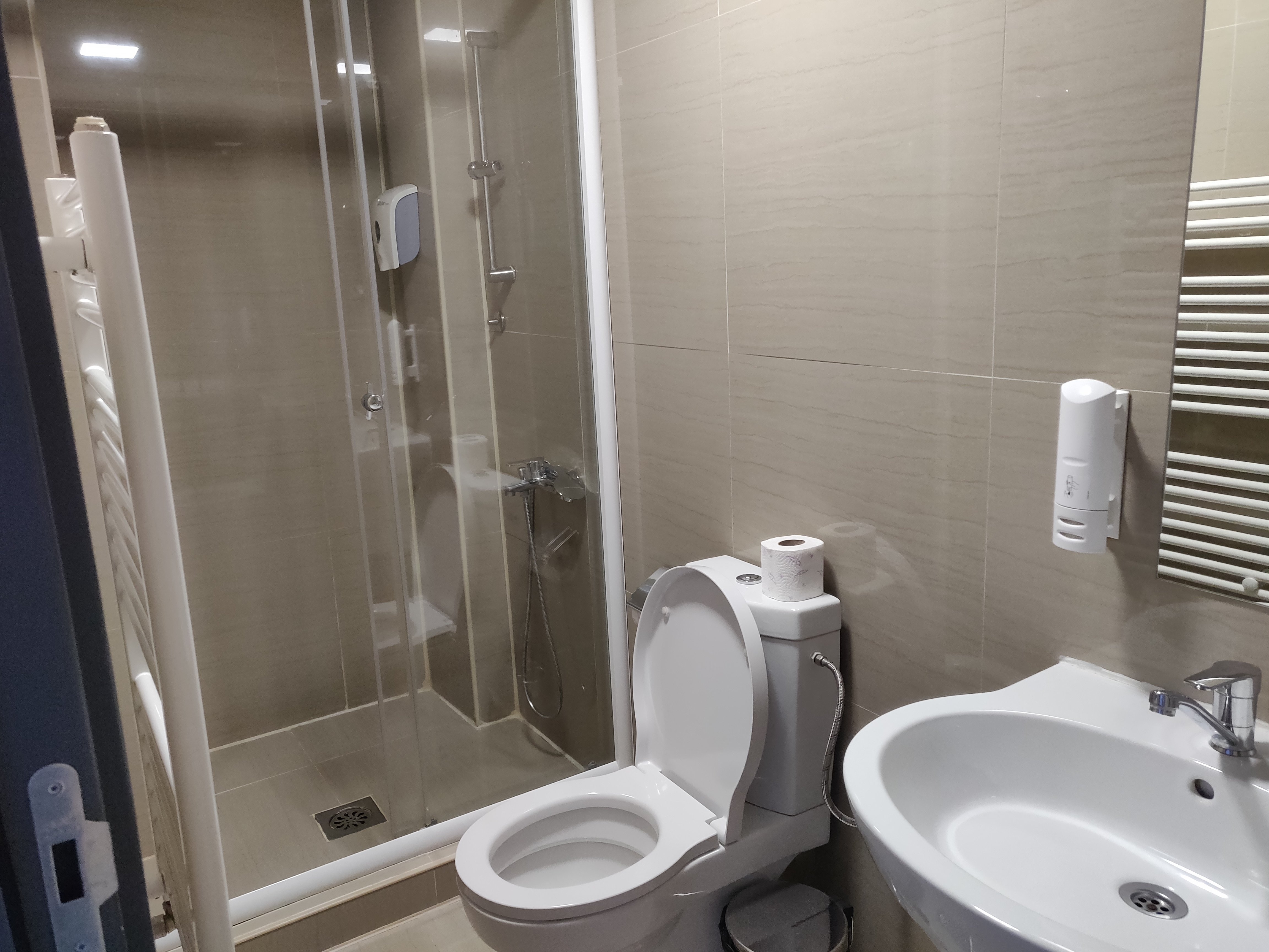 Atlas City Center Hotel-浴室