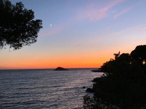Plage du Capelan-邦多勒必去景点