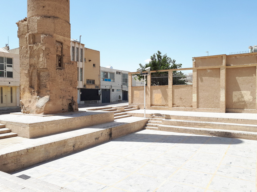 Minar Chihil Dukhtaran-Isfahan必去景点