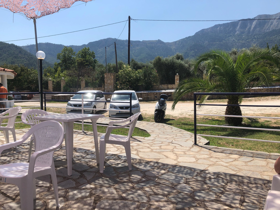 Achillion Hotel主图