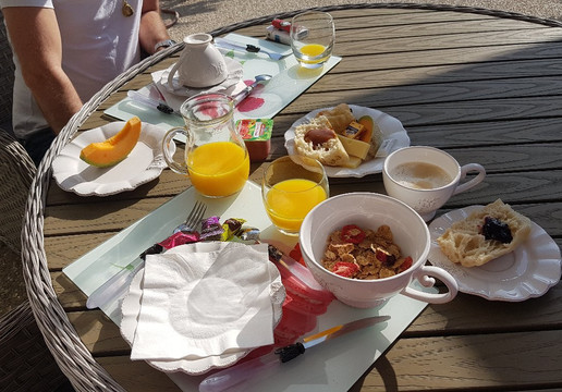 Gîte de la Villa de la Croix Avec Piscine et Parking à 4 Minutes de l'A26主图