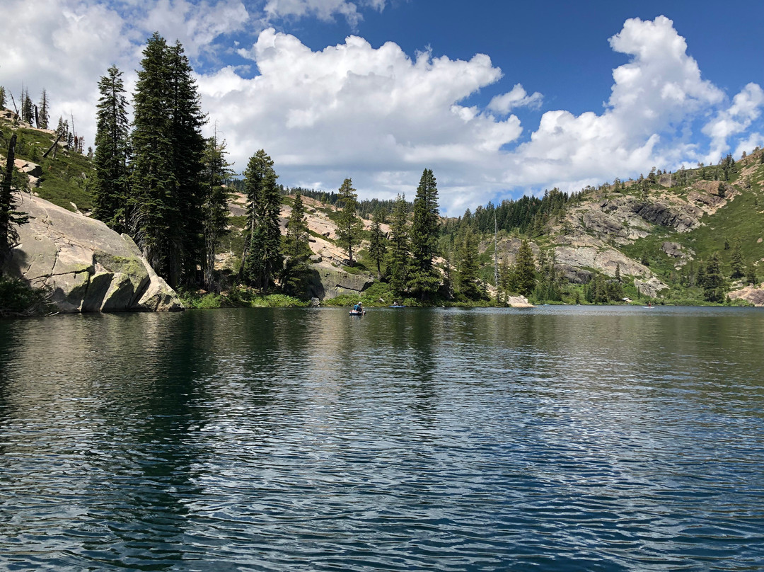 Gray Eagle Lodge主图