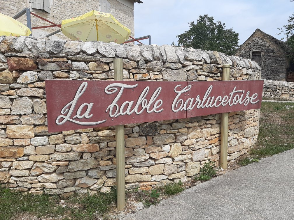 Le Bastit餐馆和美食-La Table Carlucetoise