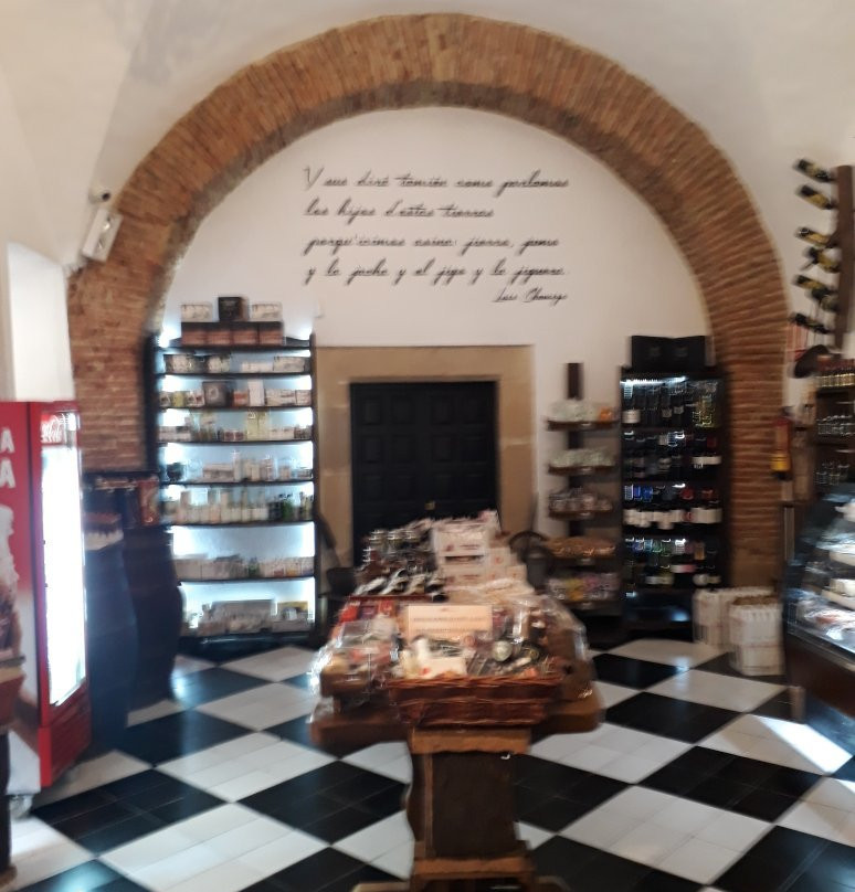 Arte & Souvenirs Cáceres-卡塞雷斯必去景点