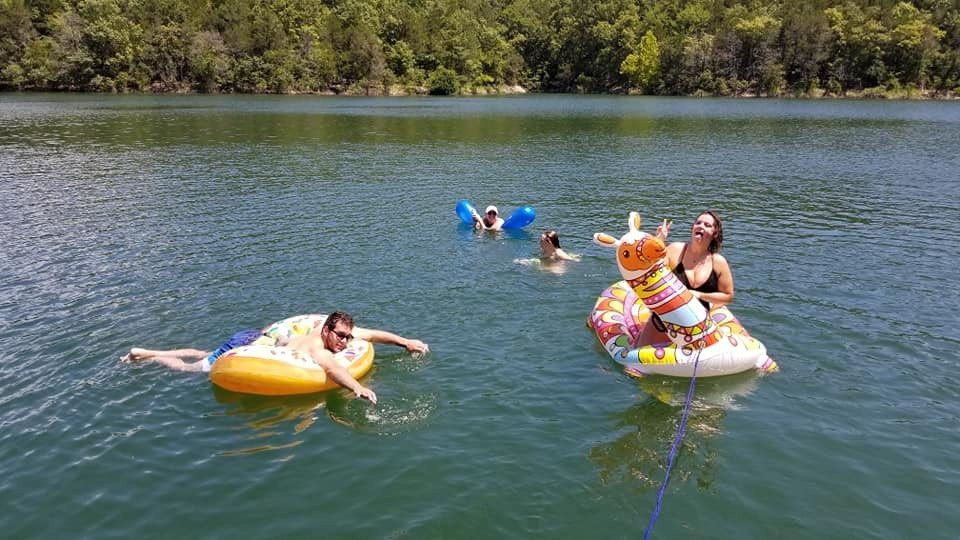 Blackburns Resort主图