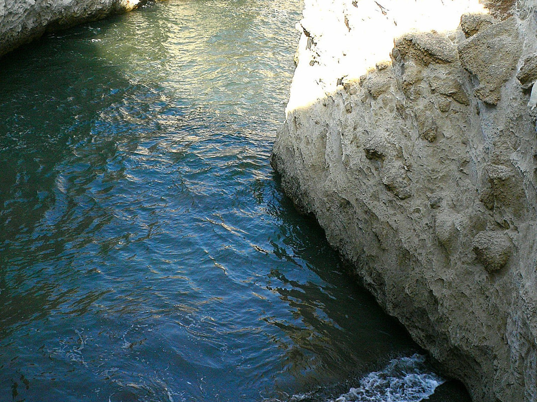 Papafragas Cave-米洛斯岛必去景点