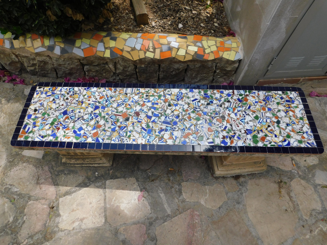 佩蒂特卡拉弗内尔斯酒店主图