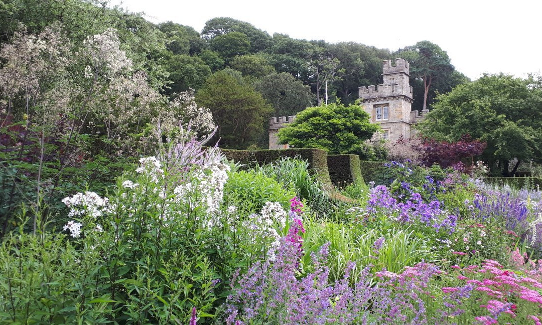 Gresgarth Hall Gardens景点图片