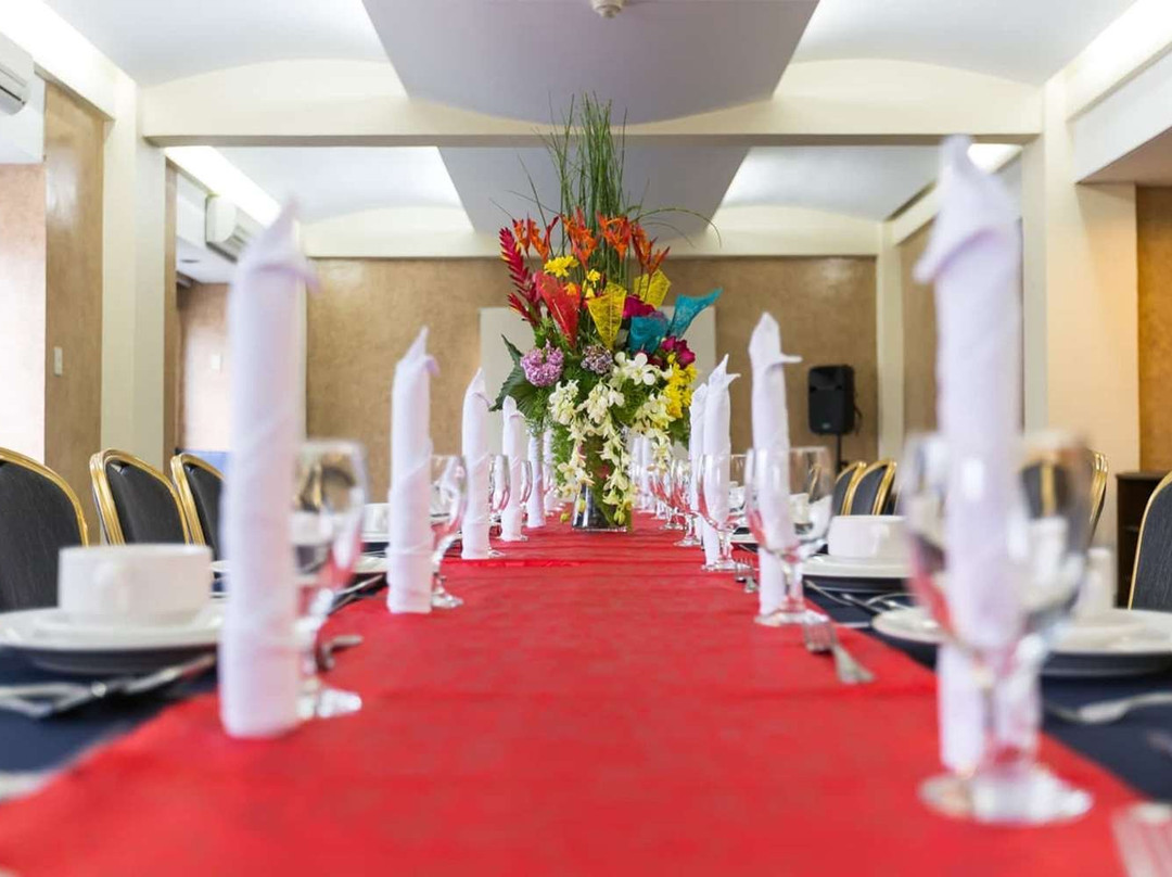 麦克罗特客栈&套房主图