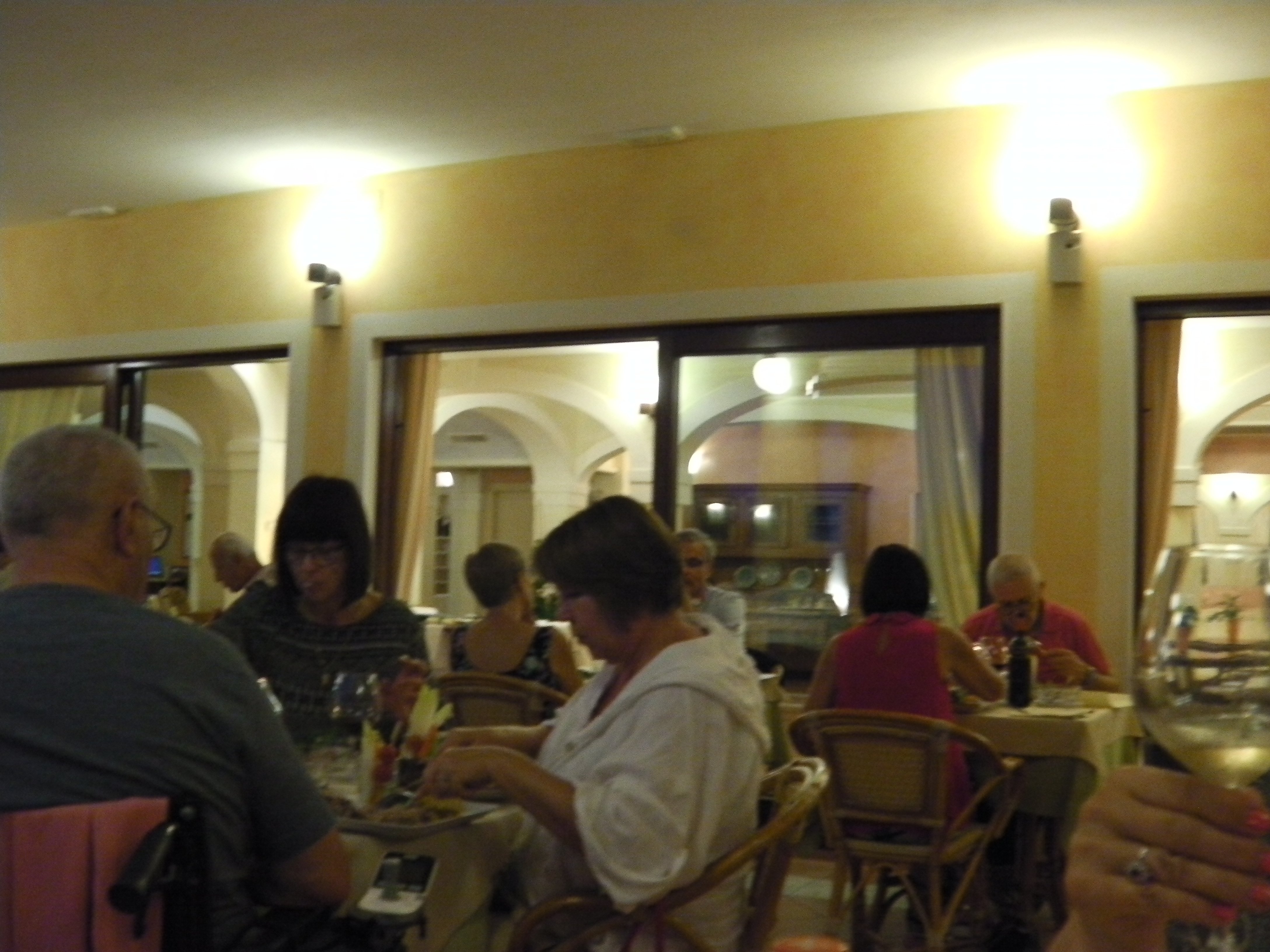 Lantana Resort Hotel & Apartments-餐饮