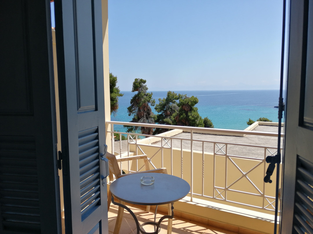 Alonissos Beach Bungalows & Suites Hotel主图