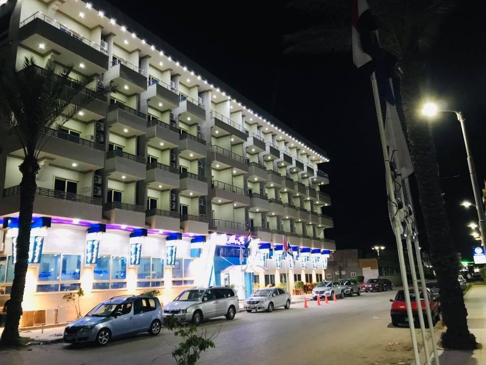 Dolphin Ras EL Bar主图