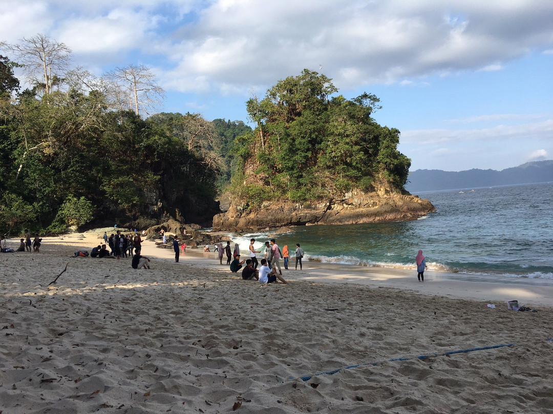 Teluk Hijau Beach-巴纽旺宣必去景点