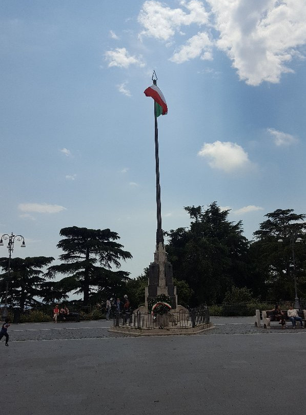 Monumento ai Caduti景点图片