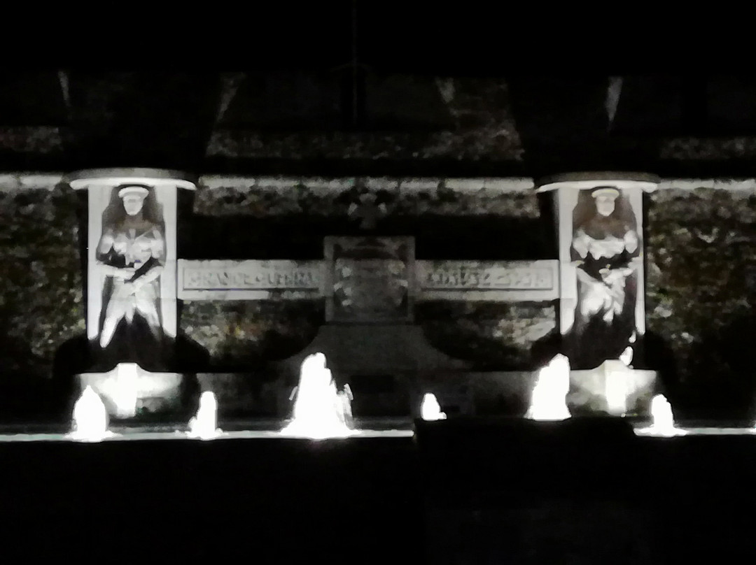 Monumento aos Marinheiros Portugueses-蓬塔德尔加达必去景点