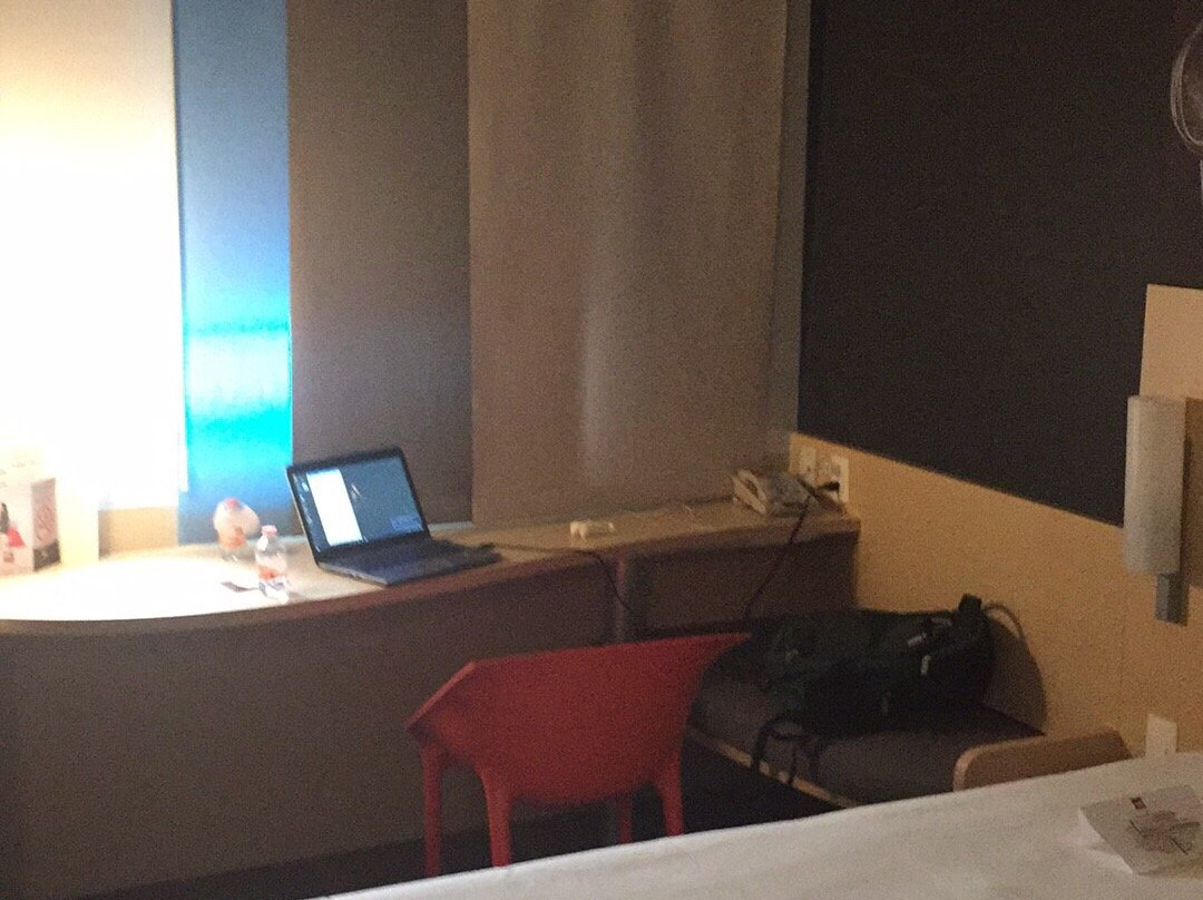 宜必思伊拉布阿多酒店主图