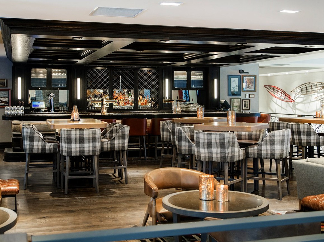 Mount Engadine餐馆和美食-Blacktail Bar