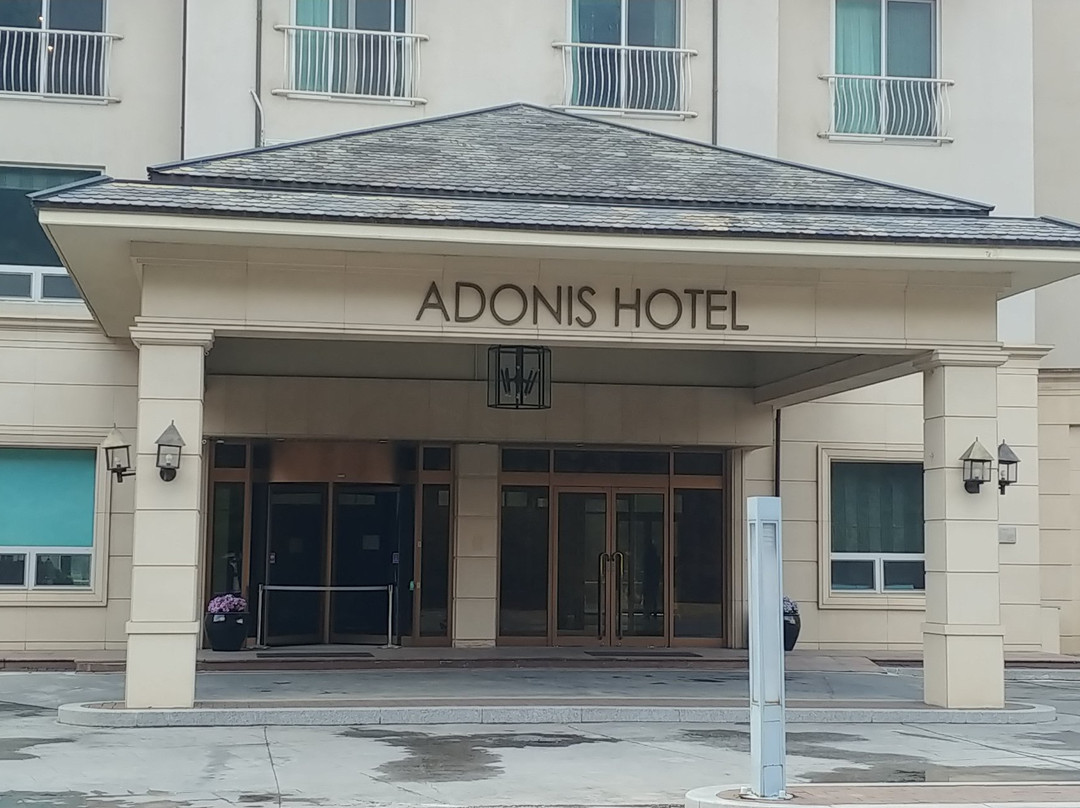 Adonis Hotel主图