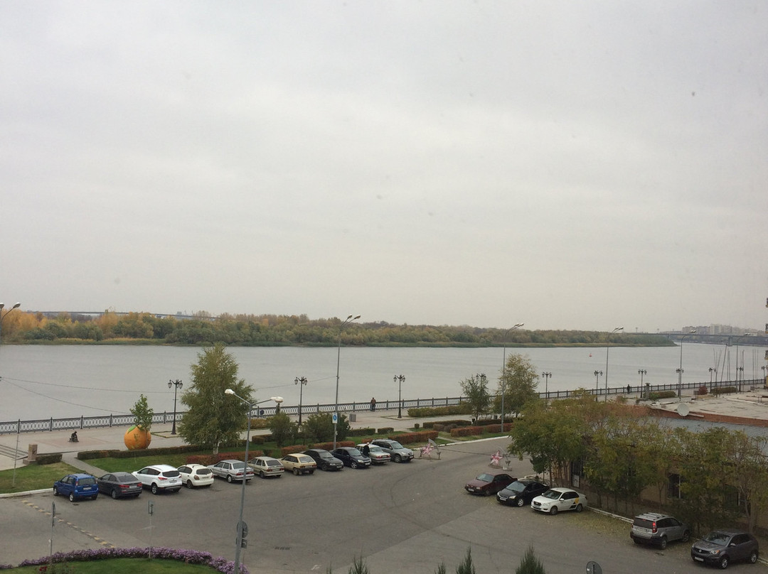 阿兹姆酒店主图