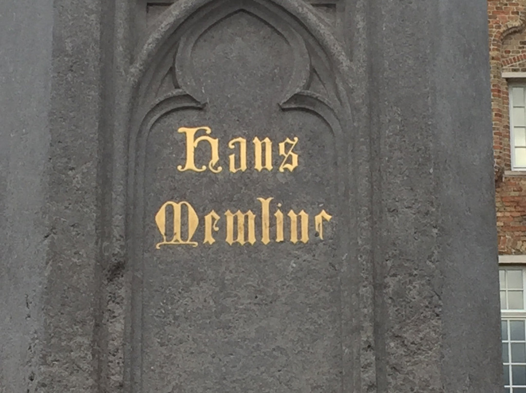 Hans Memling Statue-布鲁日必去景点